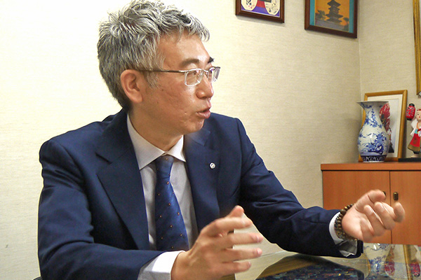 D.U 店舗開発G 係長