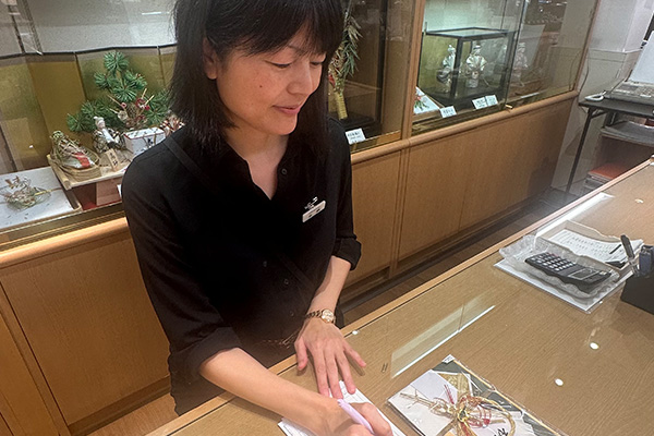 S.N 販売チーム 店長
