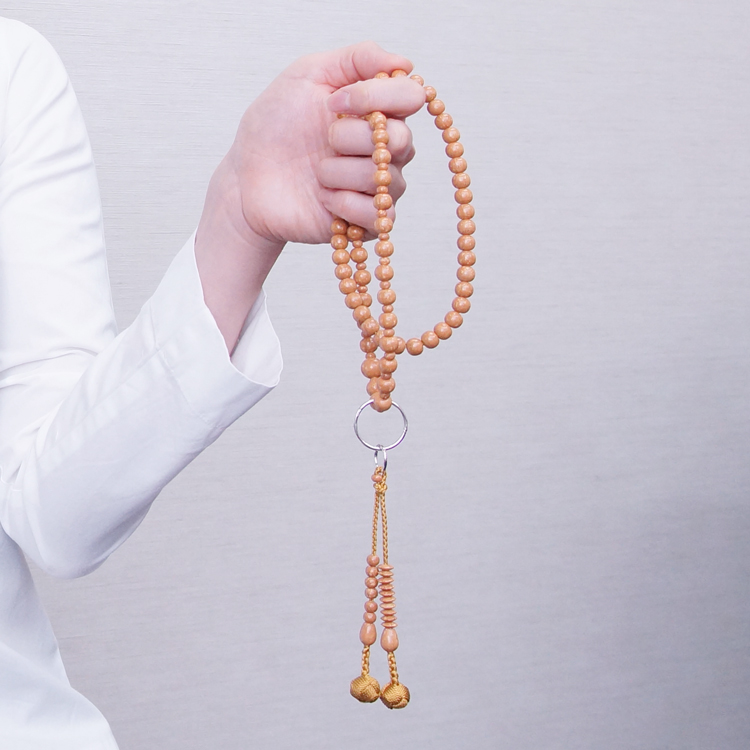 数珠の歴史 12 姫君と公達たちの数珠 数珠をおしもむ 念珠 数珠なら文久元年創業の山田念珠堂へ